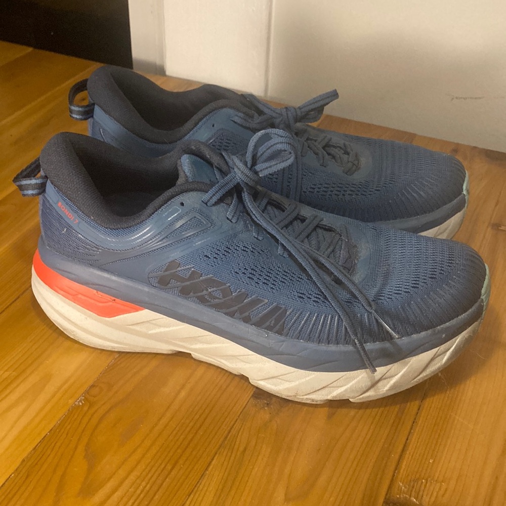 Hoka One One Bondi 7 in Men’s Size 7 in GREAT condition, worn on one road run!
